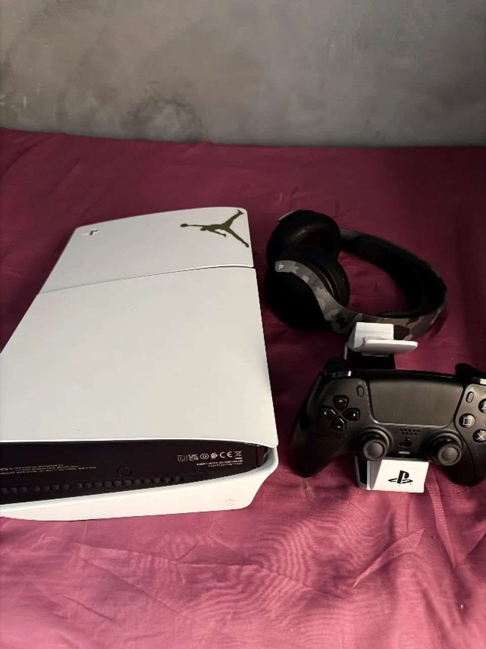 Ps5 1 TB + headset sem fio Sony Pulse 3D +  suporte de carregamento PowerA Solo - Foto 2