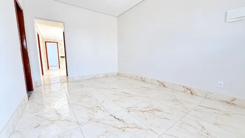 NA - Casa na QR 502 da Samambaia com 3 quartos, sendo 1 suíte 