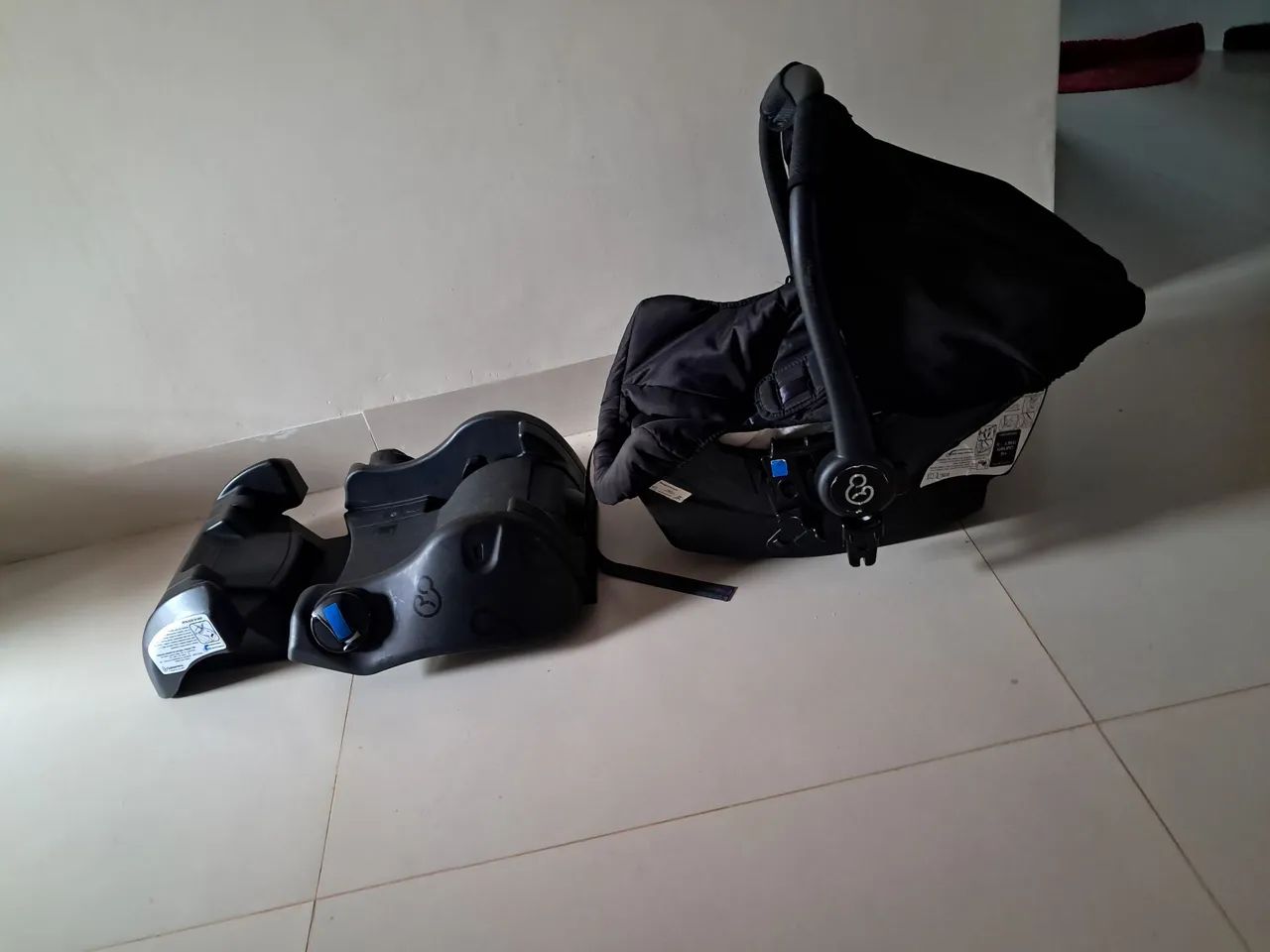 Kit carrinho + bebê conforto + base