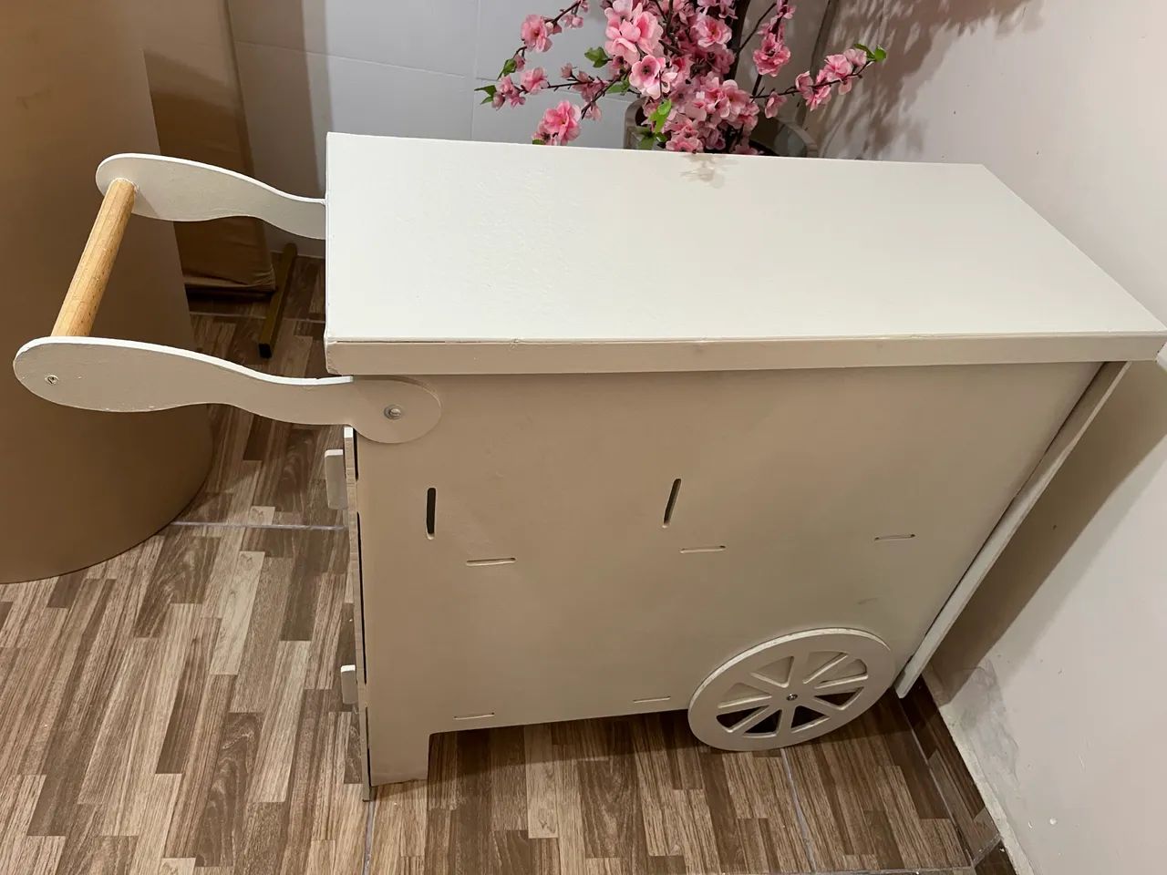 Carrinho branco decorativo - Foto 3