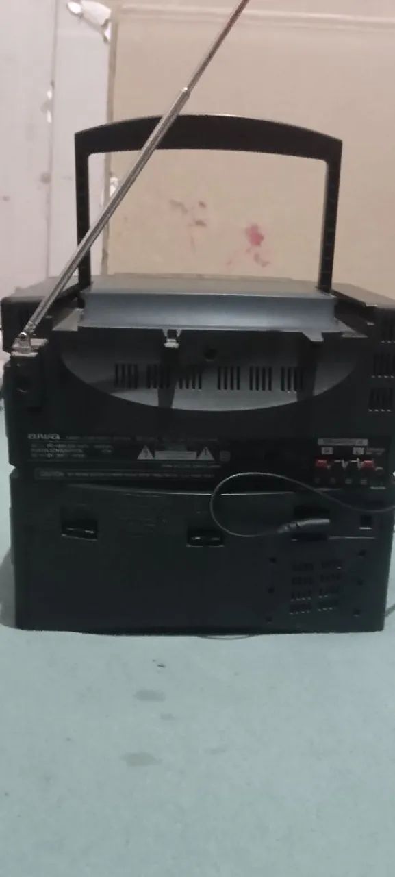 Mini System Aiwa anos 90 pegando CD e rádio am e fm - Foto 2