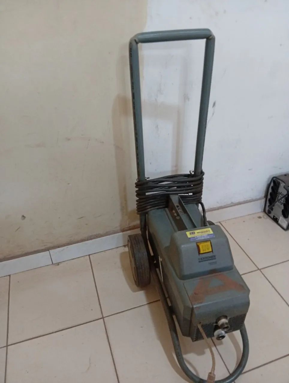Lavadora de alta pressão Karcher 585 profissional 