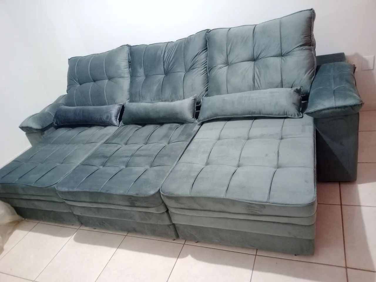 Promoção SOFÁ RETRÁTIL E RECLINÁVEL 2.90 LARGURA 