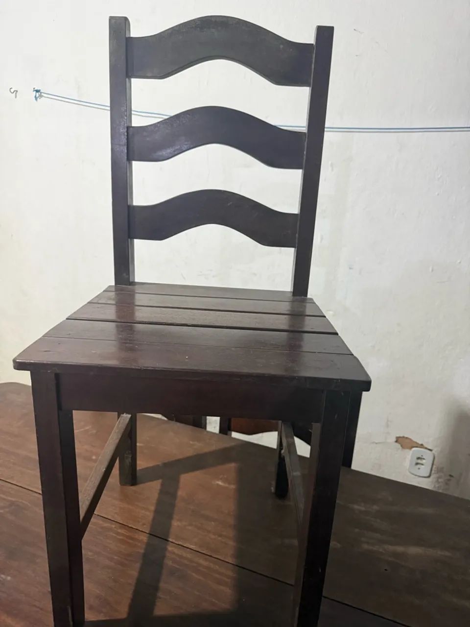 Mesa rústica madeira de lei 6 cadeiras - Foto 4