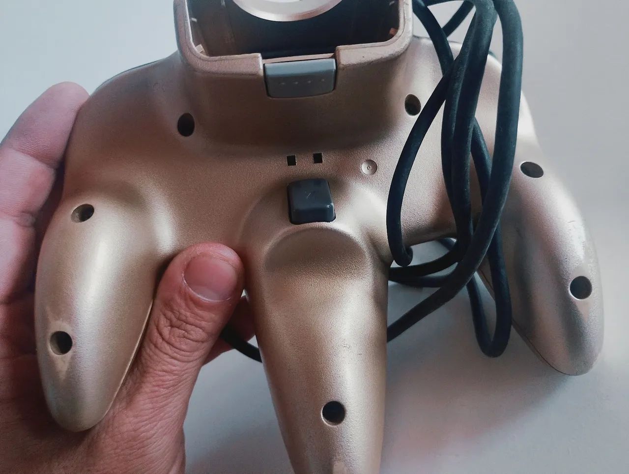 Controle original dourado Nintendo 64 funcionando perfeitamente analógico mole  - Foto 5