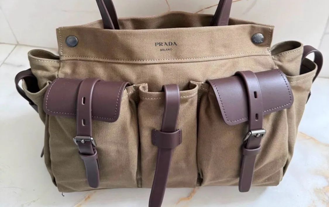 Bolsa marrom Chanel pequena nova