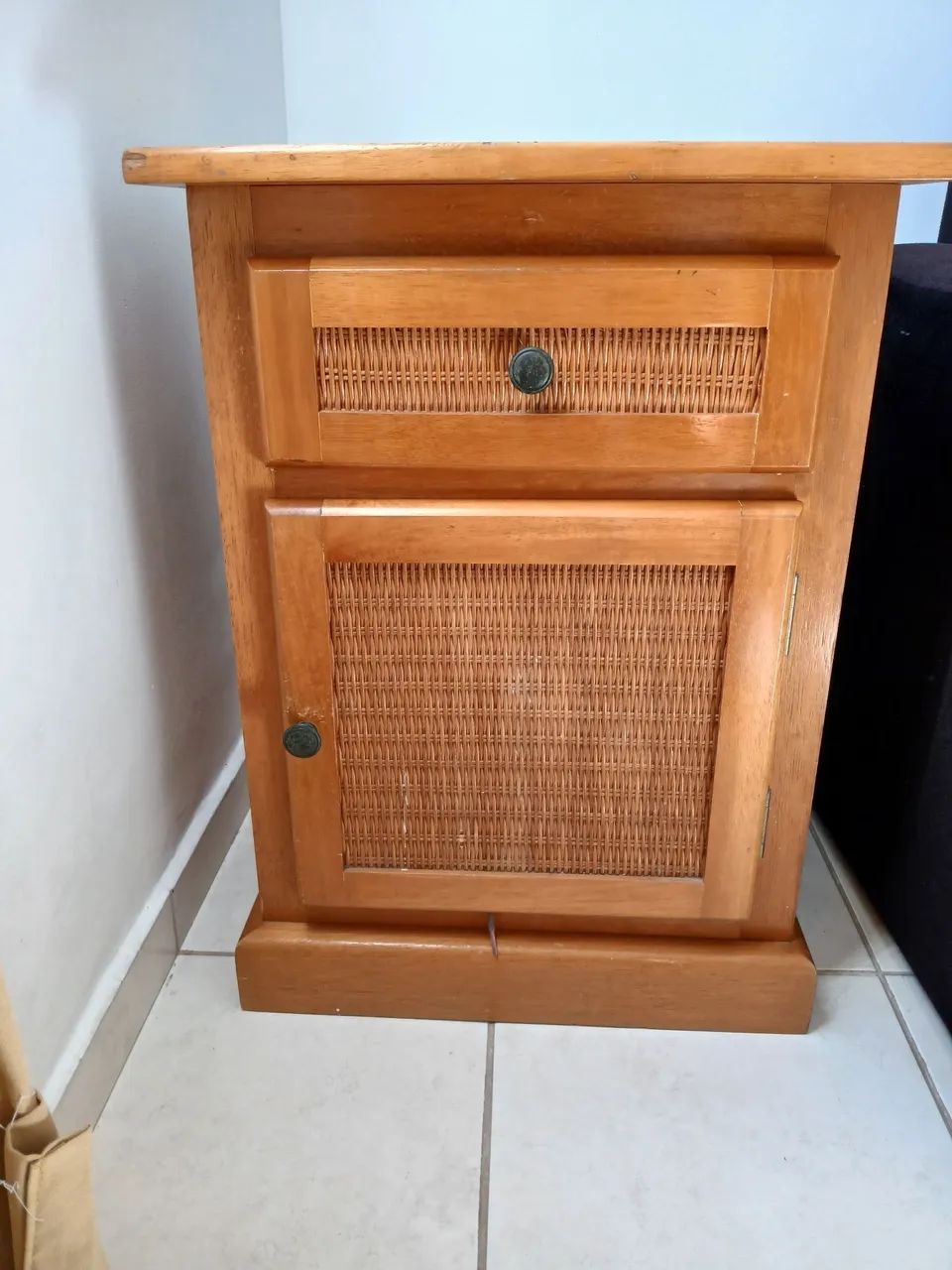 Mesa de cabeceira 
