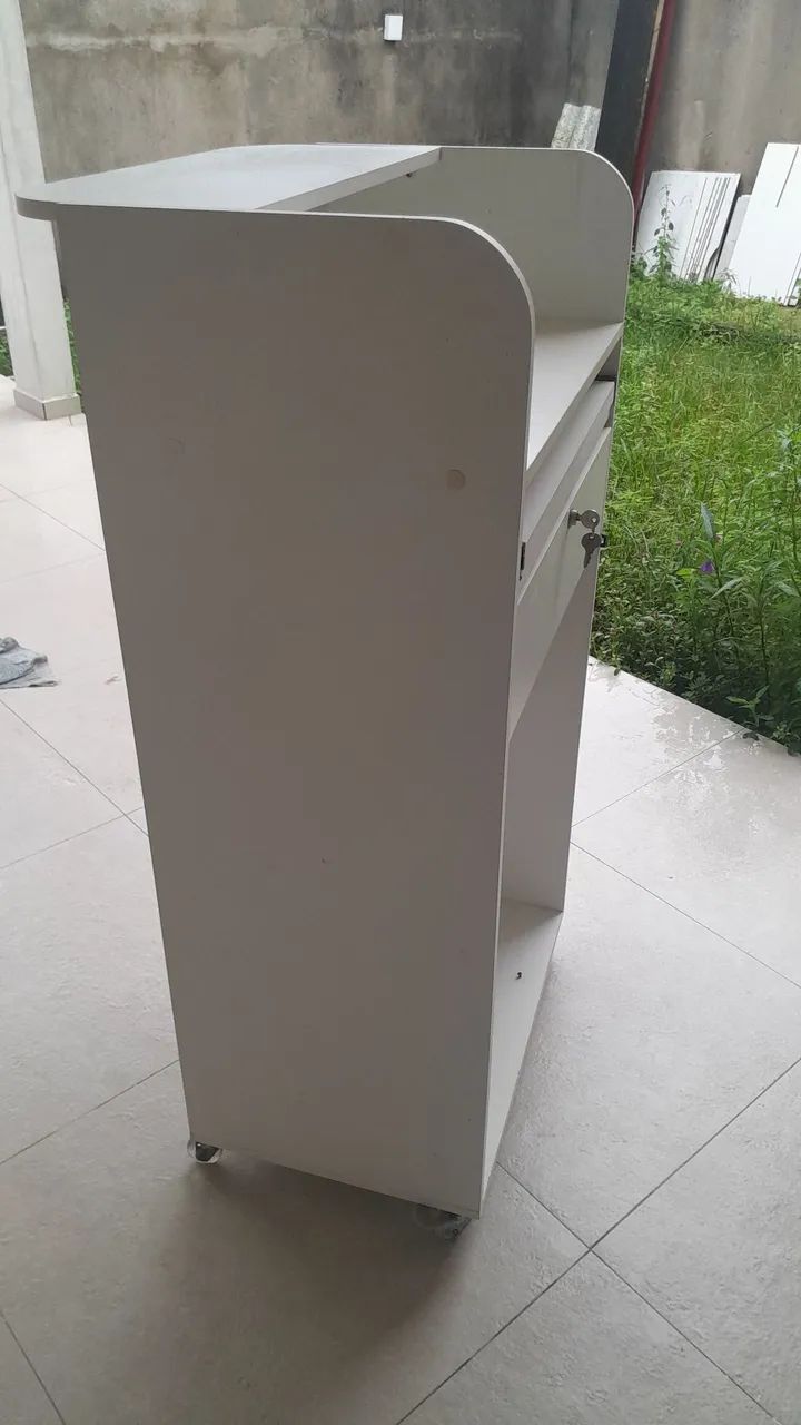 Balcão caixa com rodinha e gaveta com chave - Foto 5