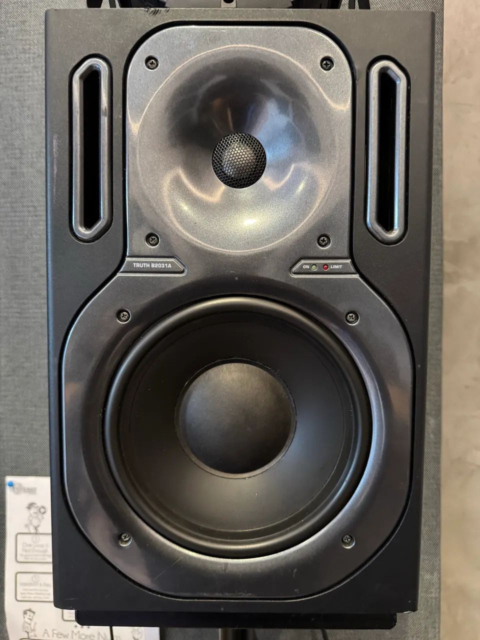 Par Monitores de Áudio Behringer Truth 3031a  - Foto 3