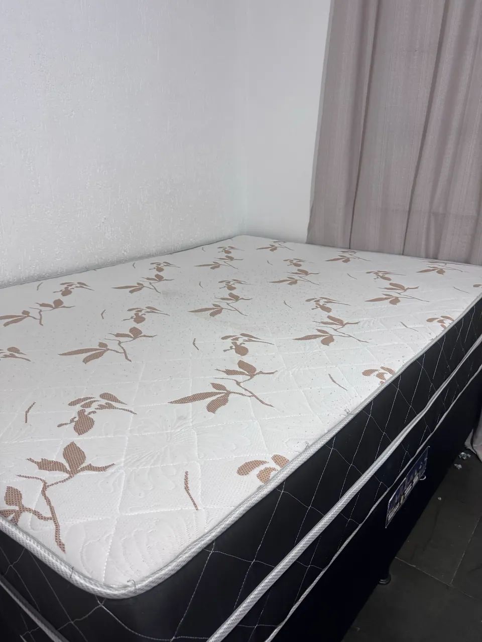 Colchão  d45 de um lado e D 33 do outro 