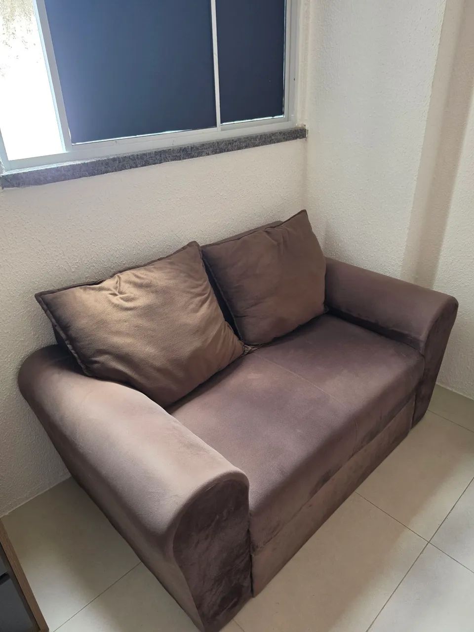 Sofá 2 lugares com Almofadas