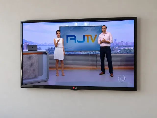 TV LG 32 polegadas - Perfeito estado.