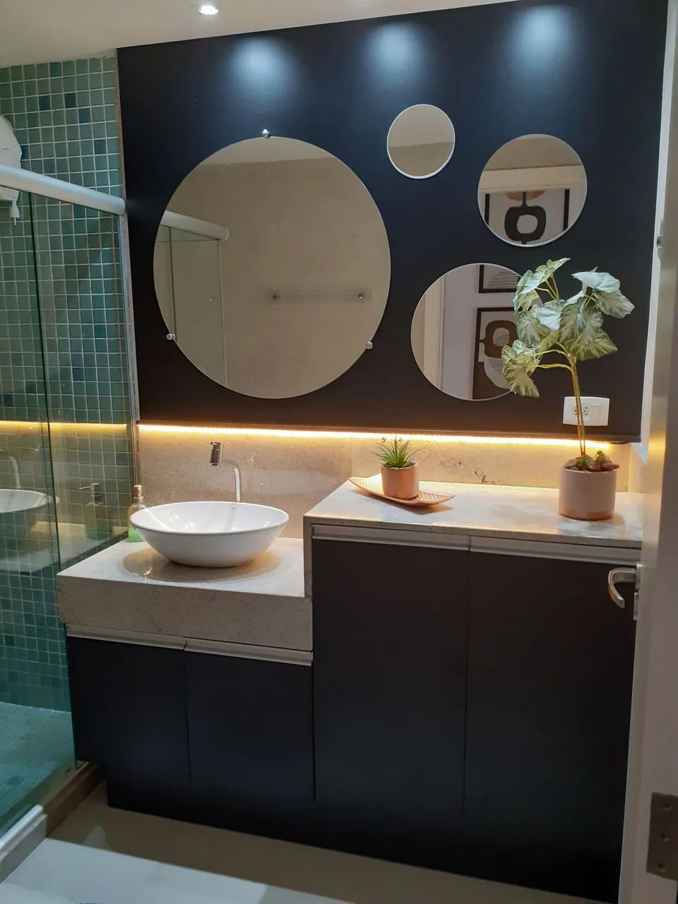 FLAT ENCANTADOR A UM PASSO DA PRAIA - Foto 6