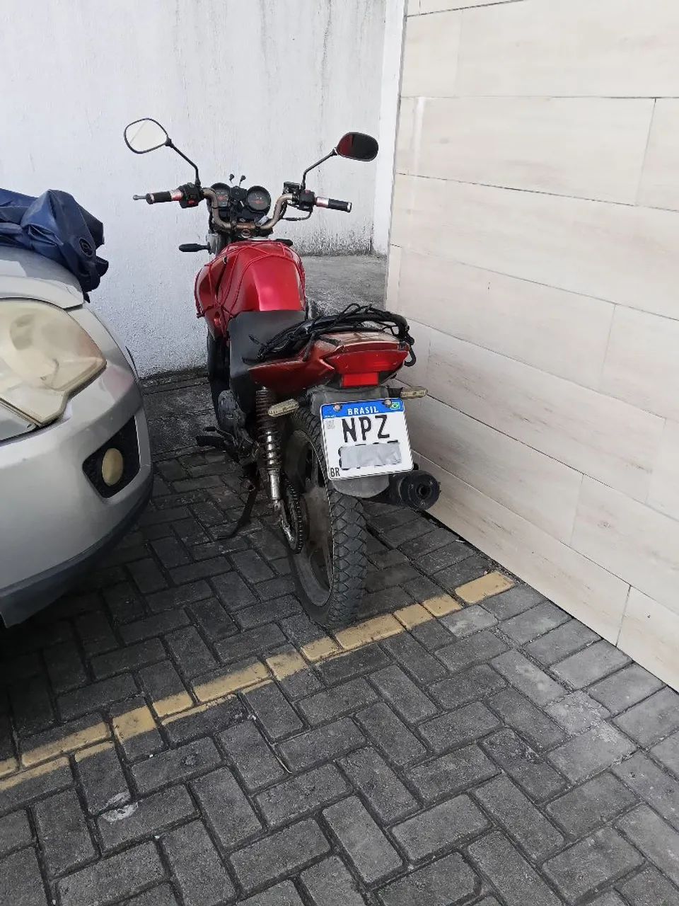 Moto com motor Excelente
