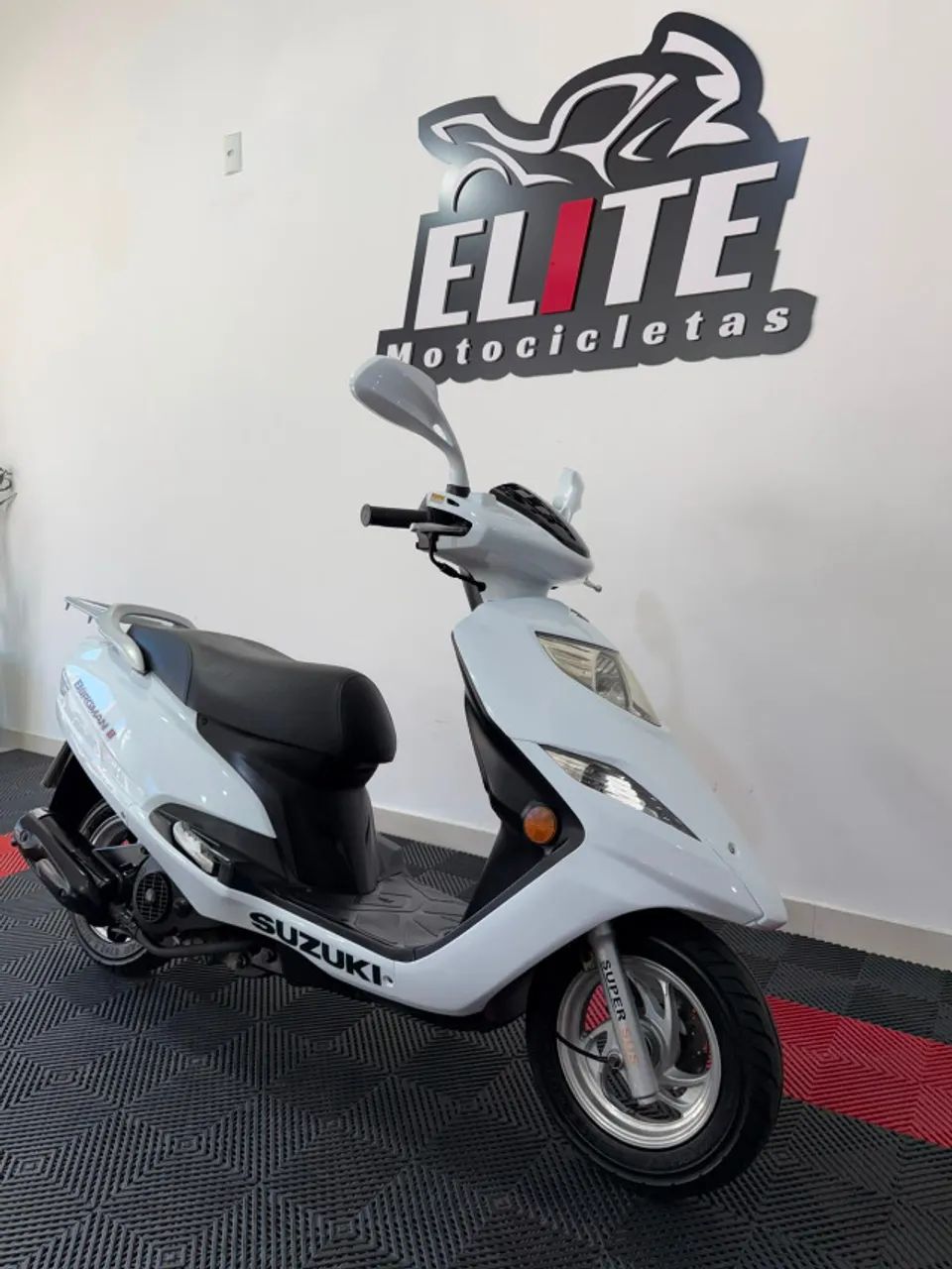 Suzuki Bugman I 125 2015 Branca Scooter Automatica - Foto 4