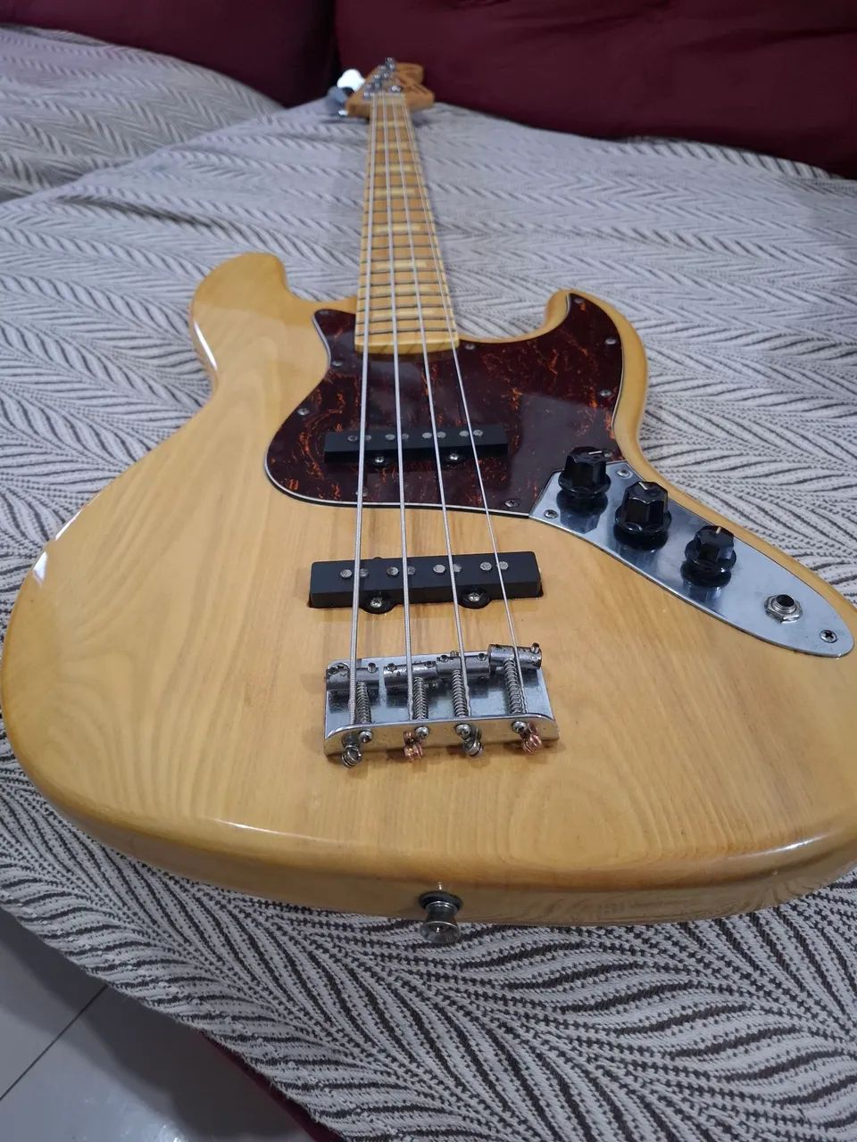 Baixo Sx sjb 75