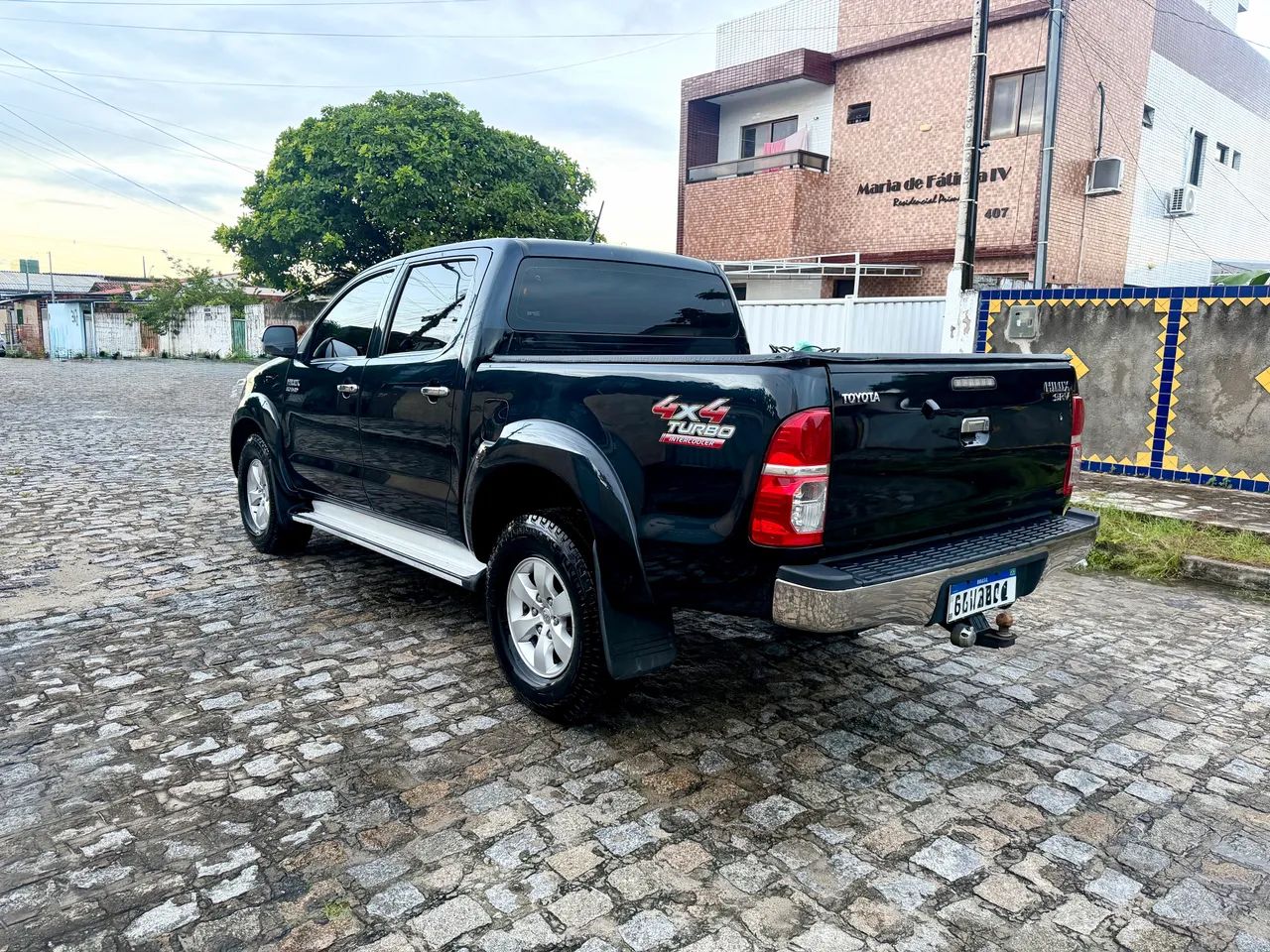 Toyota Hilux CD SRV D4-d 4X4 3.0 TDI Diesel AUT 2013 2