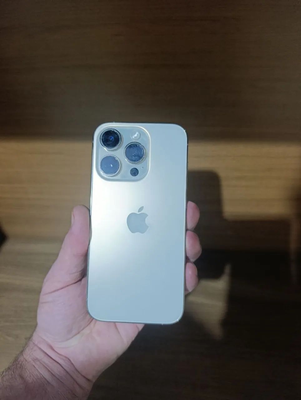 iPhone 14 pro dourado  - Foto 2
