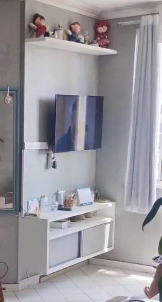Rack com painel e bacada superior, ótima qualidade feito por medida parafusada parede