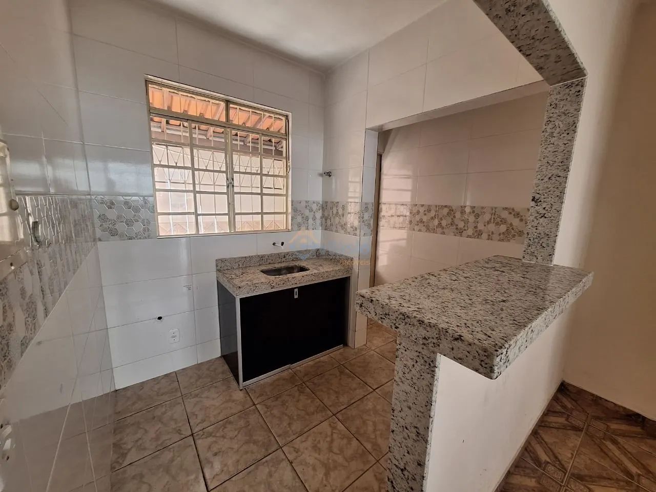 Casa geminada 02 qtos - Foto 2