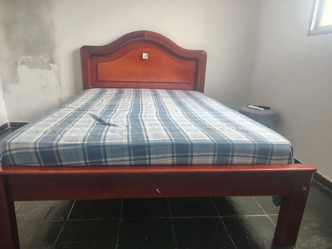 Cama casal e colchão 