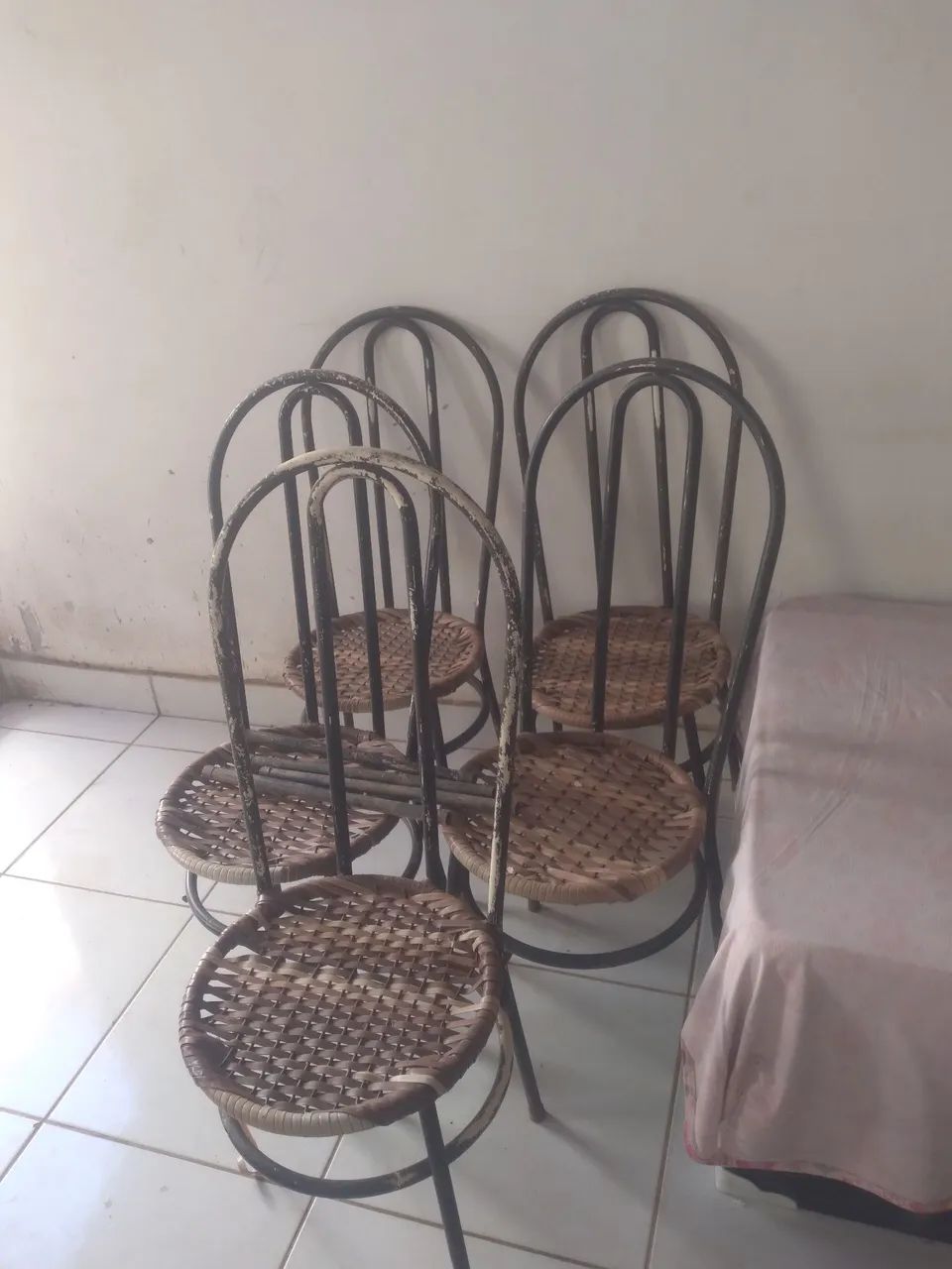Cadeiras 5 Cadeiras com avaria 