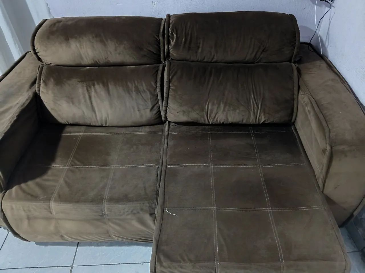 Vendo este sofa retrato e reqrinavel  - Foto 2