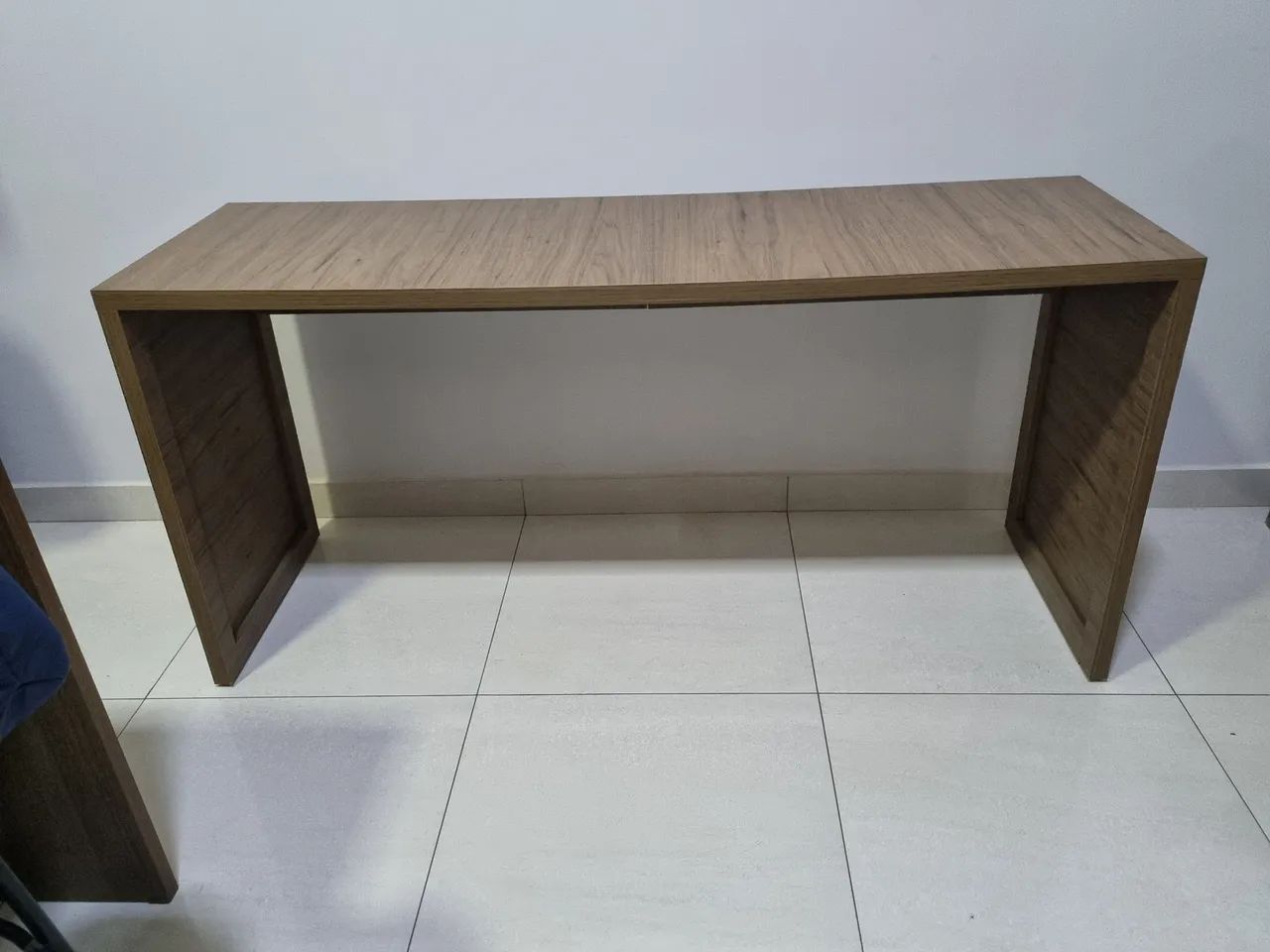 Mesa, criado-mudo e cadeira - Foto 5
