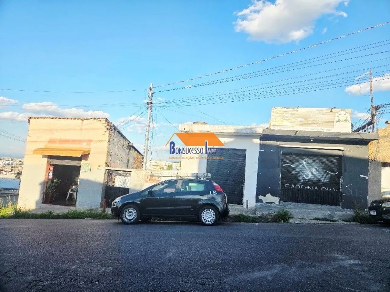 02 casas com 2 quartos, com lojas e quitinetes Bairro Santo andre