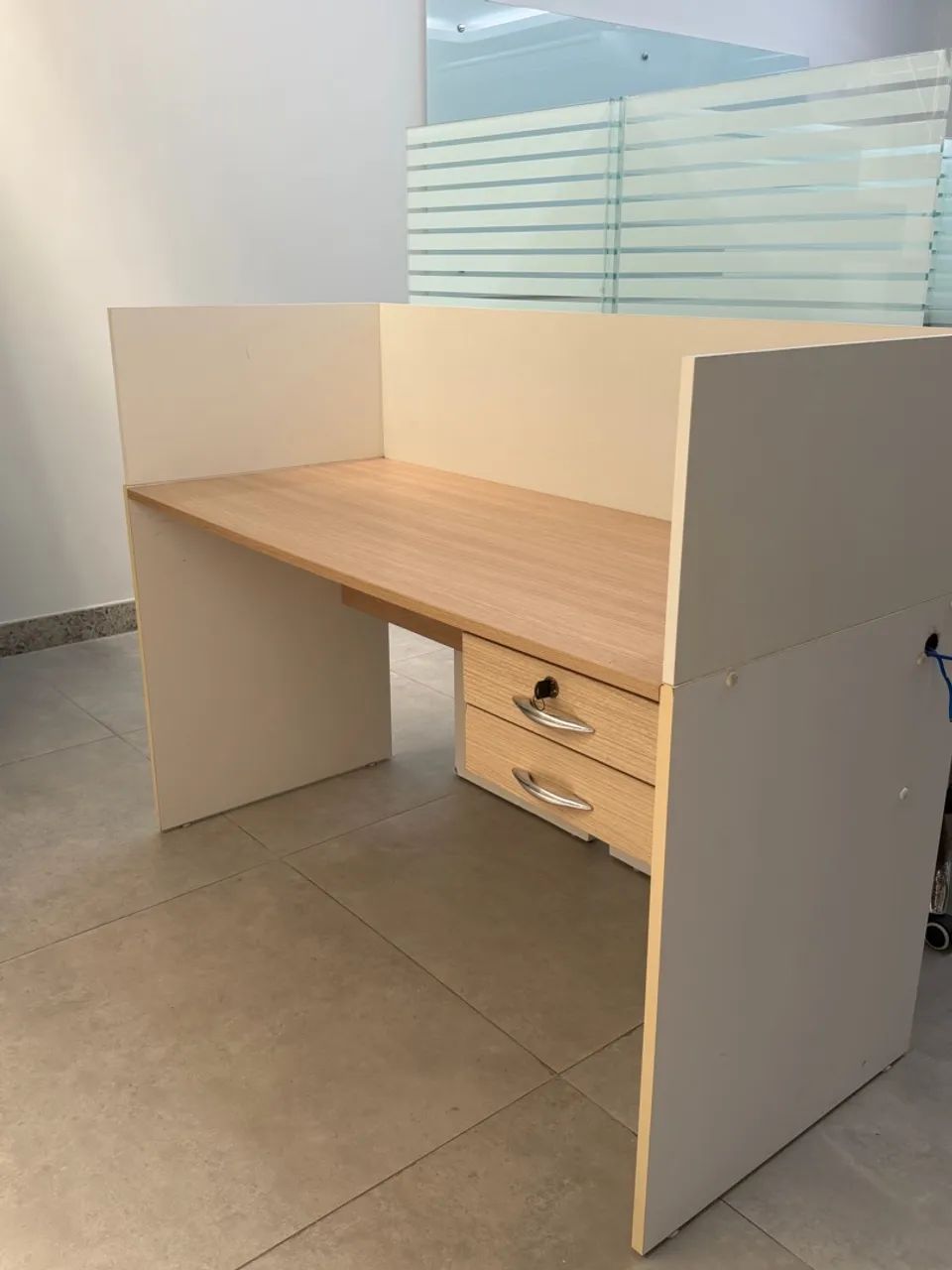 MESA DE ESCRITÓRIO (TENHO 5 UNIDADES IGUAIS)  - Foto 2