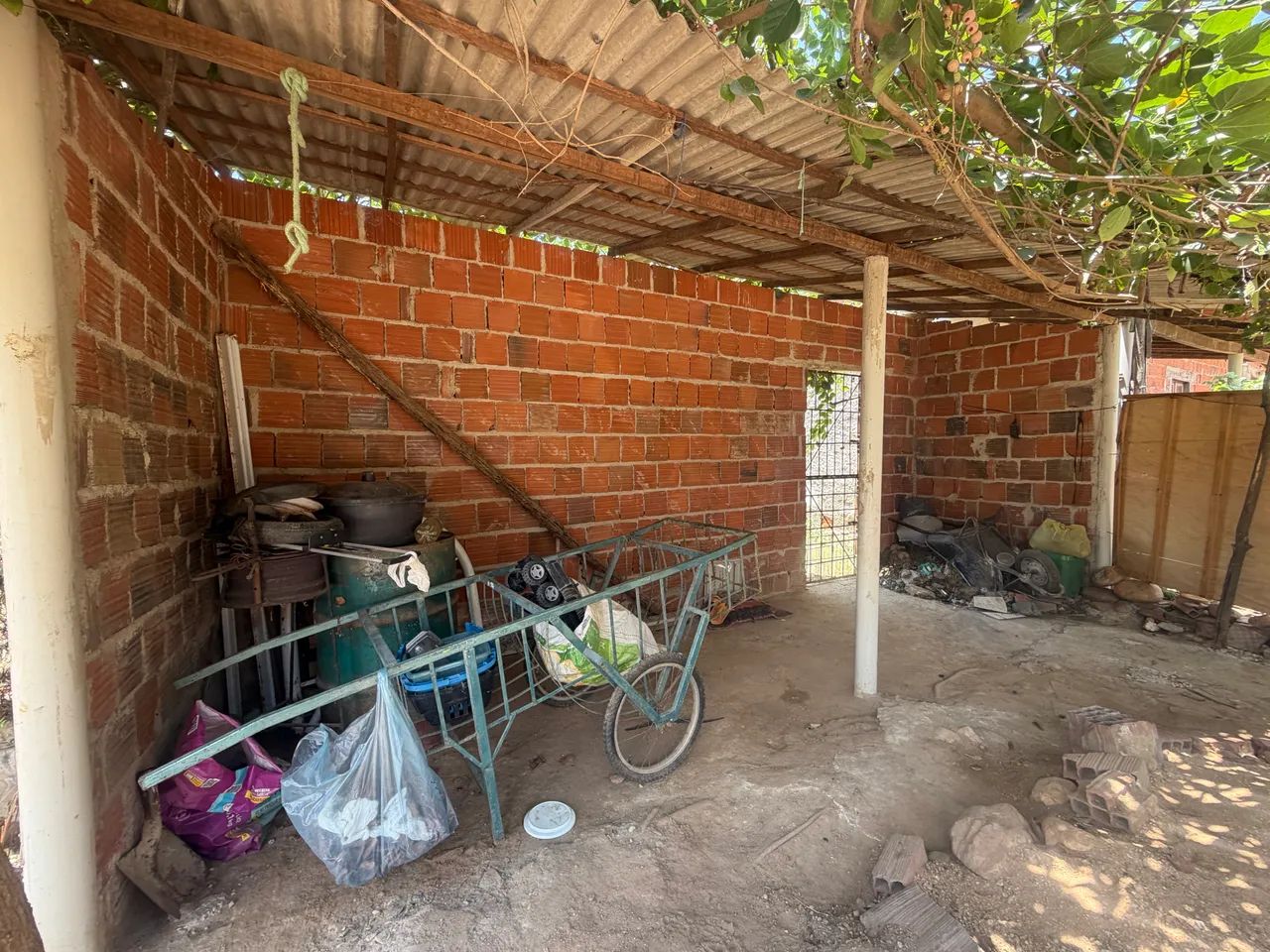 Terreno murado com construção em Canindé  - Foto 2