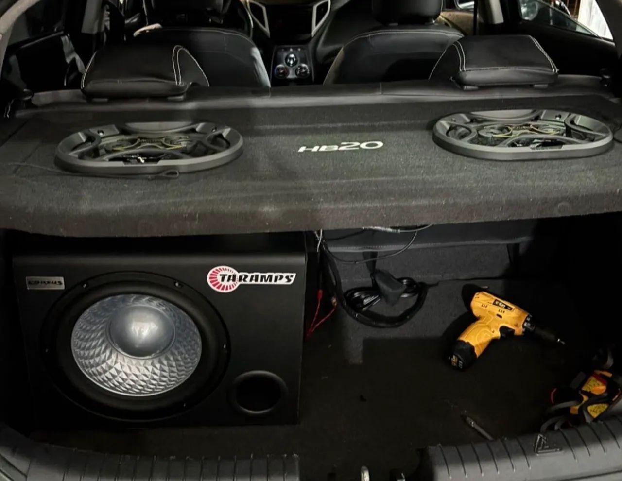 Subwoofer UXP500 completo com caixa e módulo - Foto 3