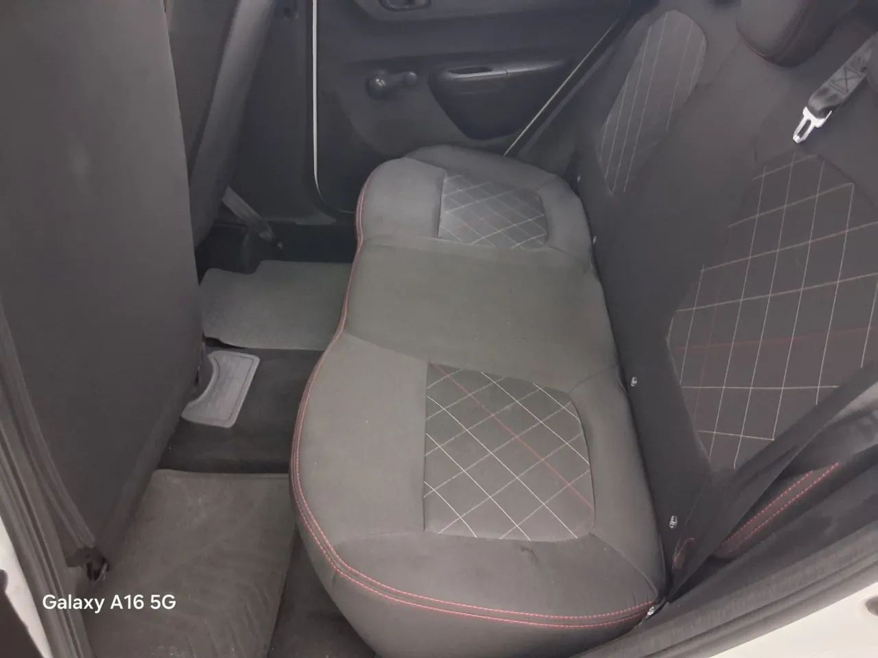 Renault Kwid 1.0 Zen, foto 18 de 18