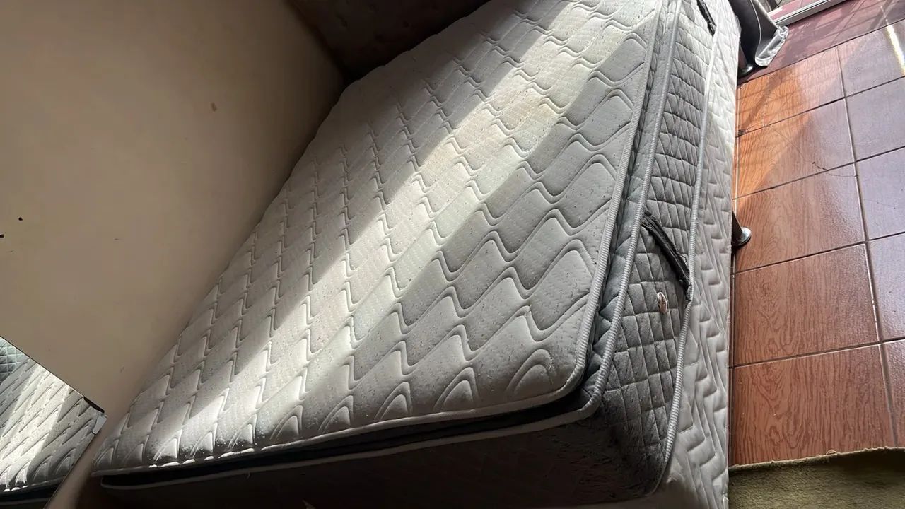 Cama box Queen. (Entrego)