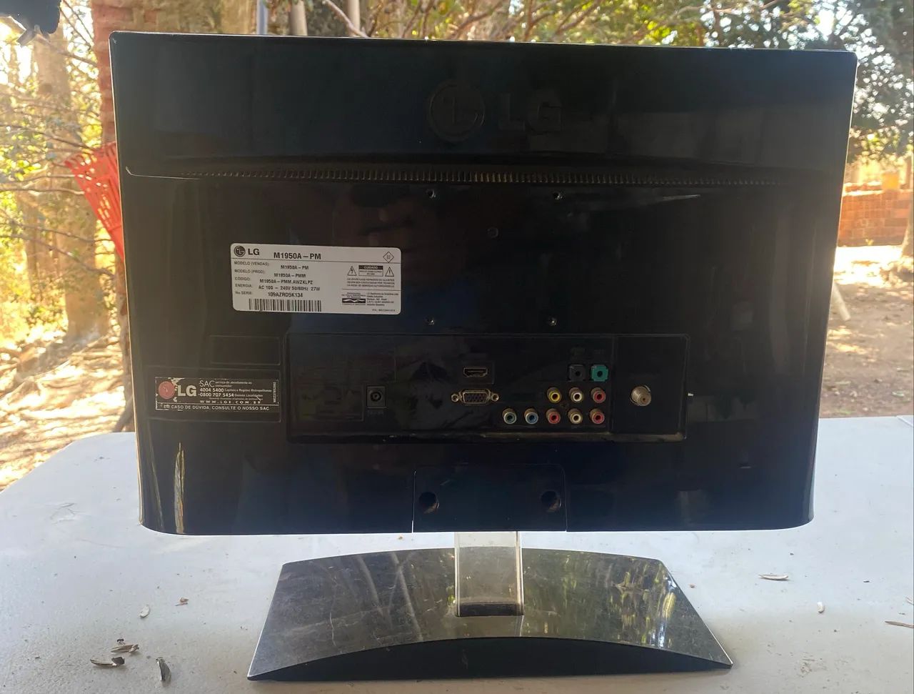 Monitor LG 19 60Hz - Foto 2