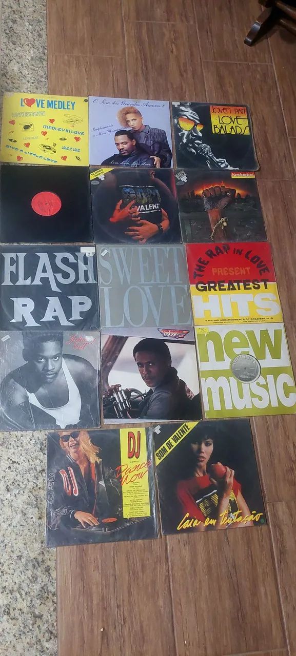 Discos de vinil por 250 reais 
