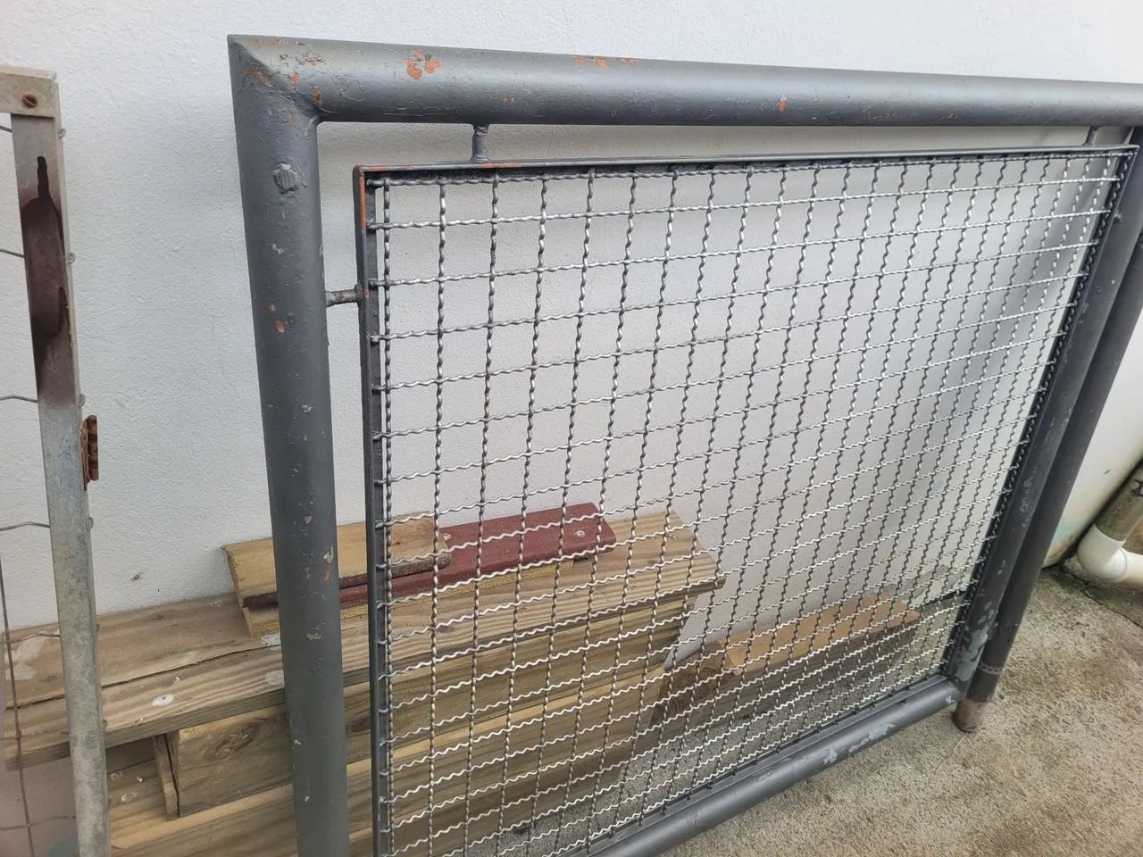 Portão super resistente bem fechado