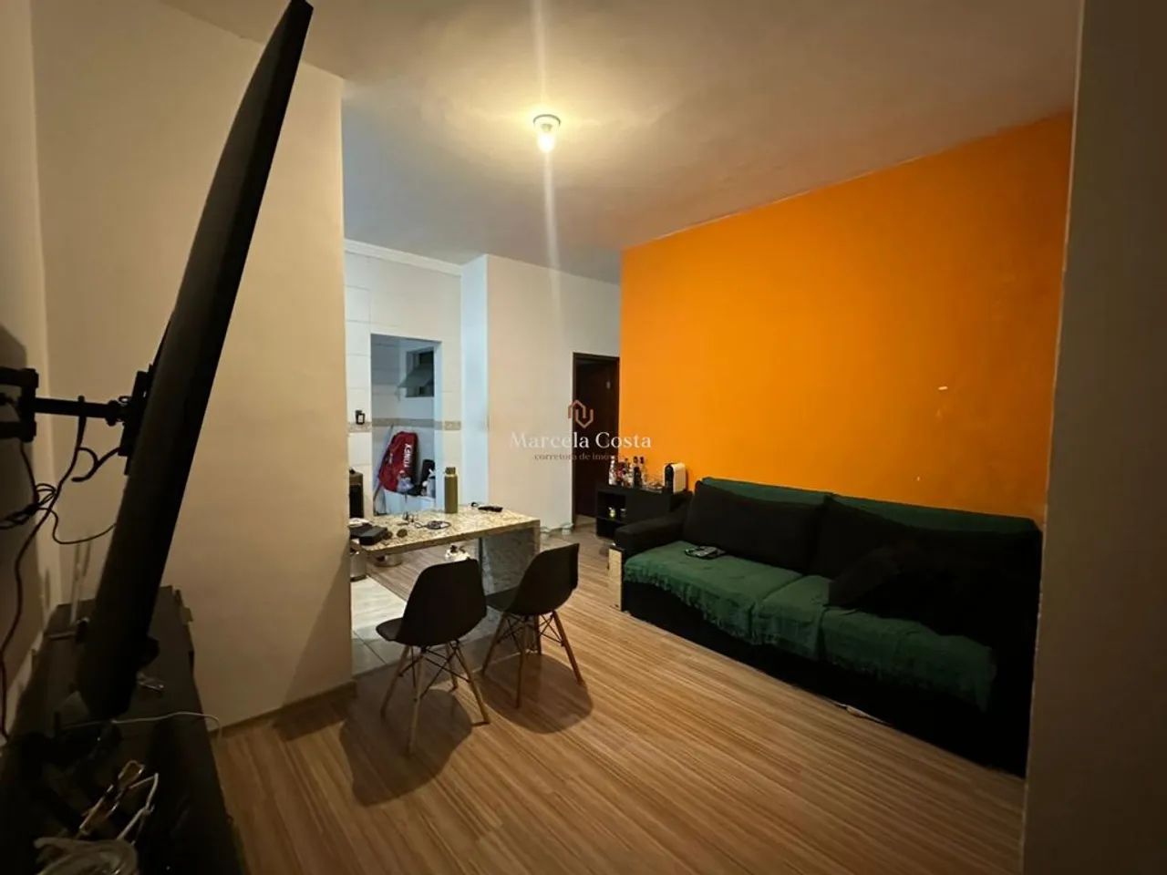 Apartamento com cozinha planejada e duas áreas externas