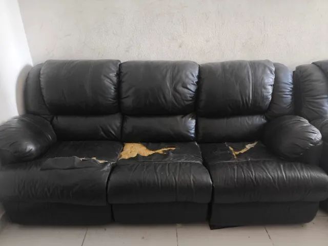 Sofá Plenitude 3 lugares Couro - Usado