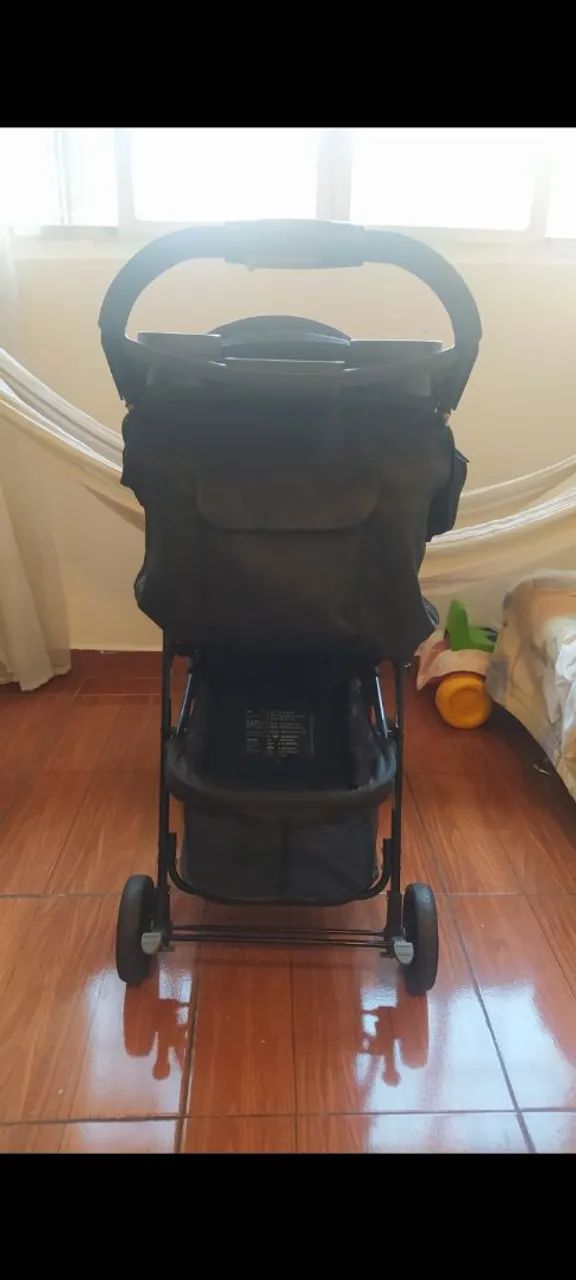 Carrinho de bebê praticamente novo - Foto 3