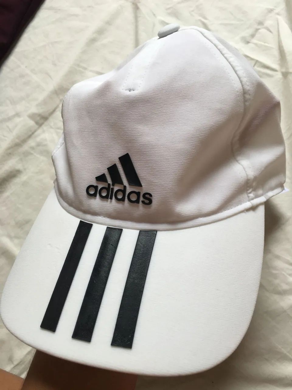 Boné adidas aeroready $50