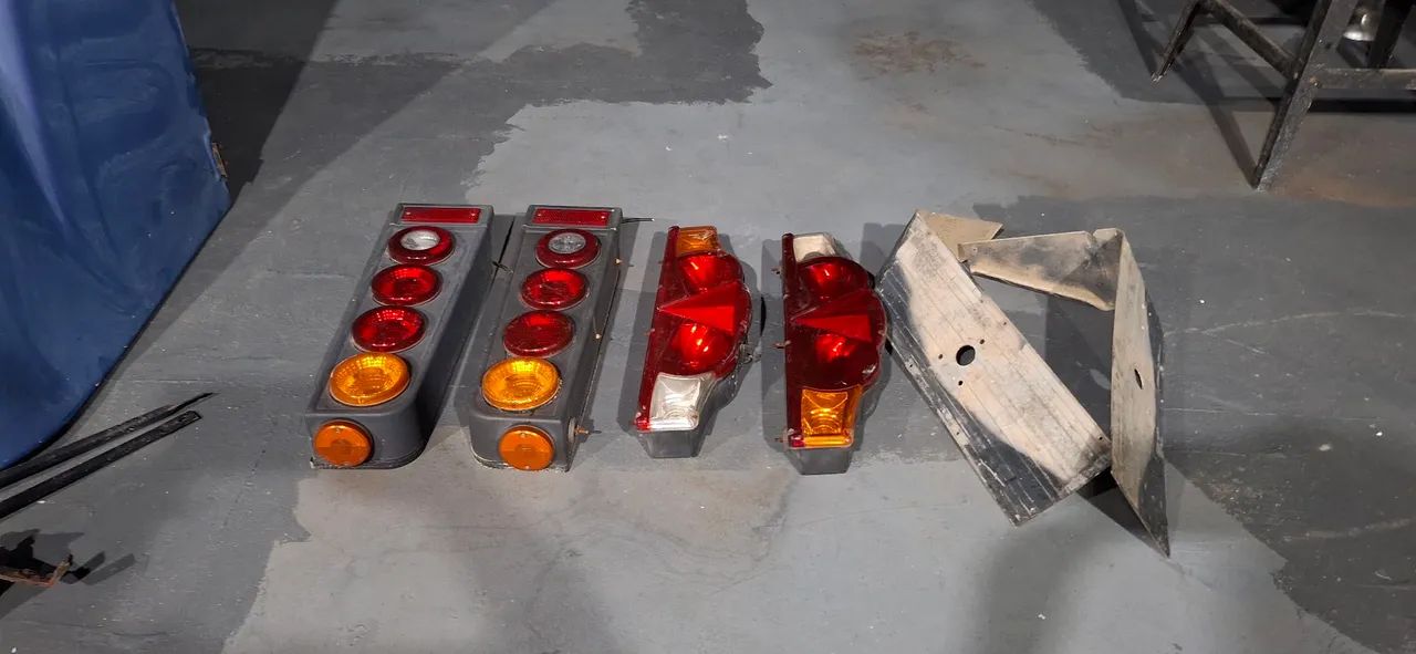 Vendas de defletor para caminhão e par de sinaleiras - Foto 3