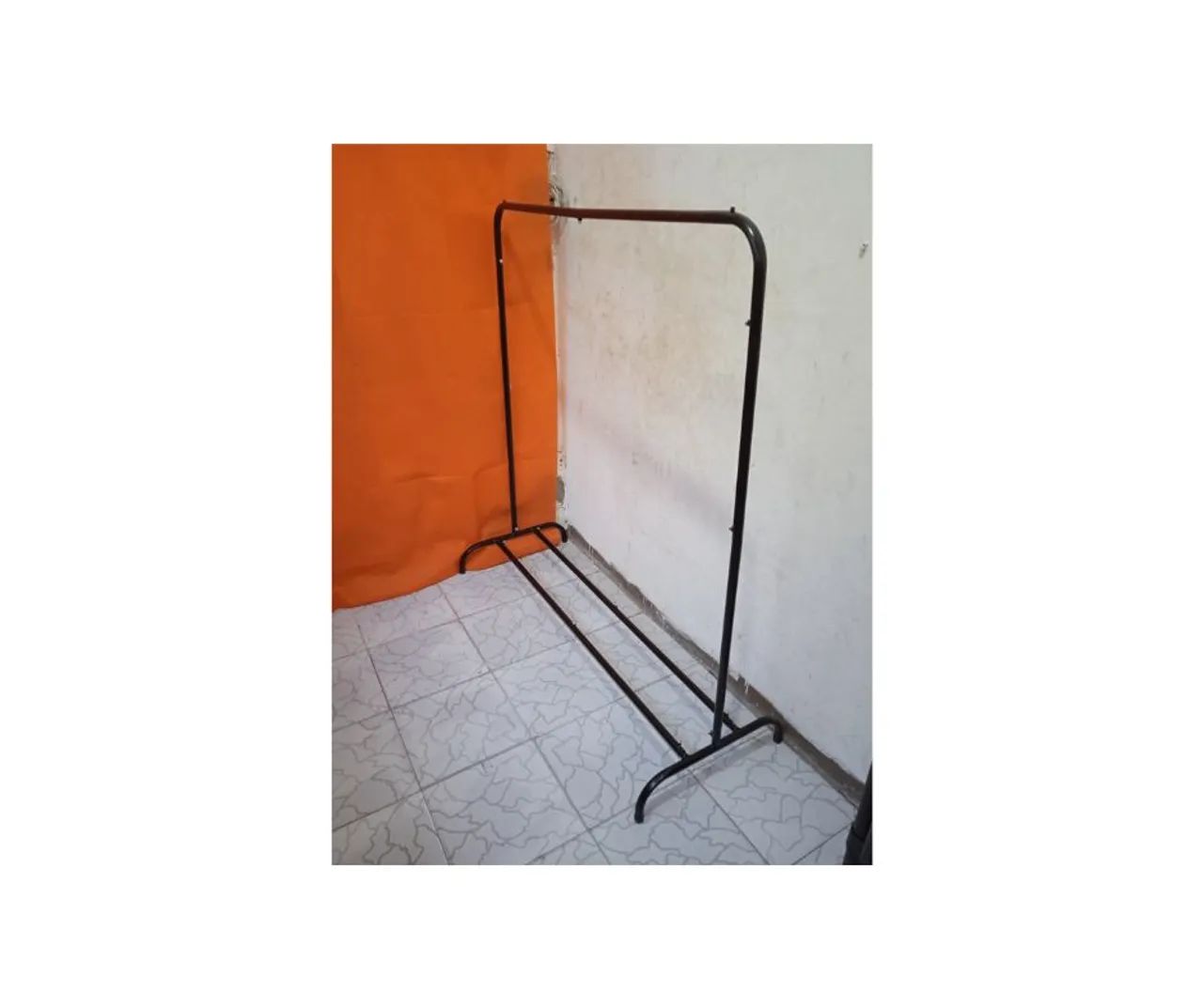 Arara para roupas com sapateira