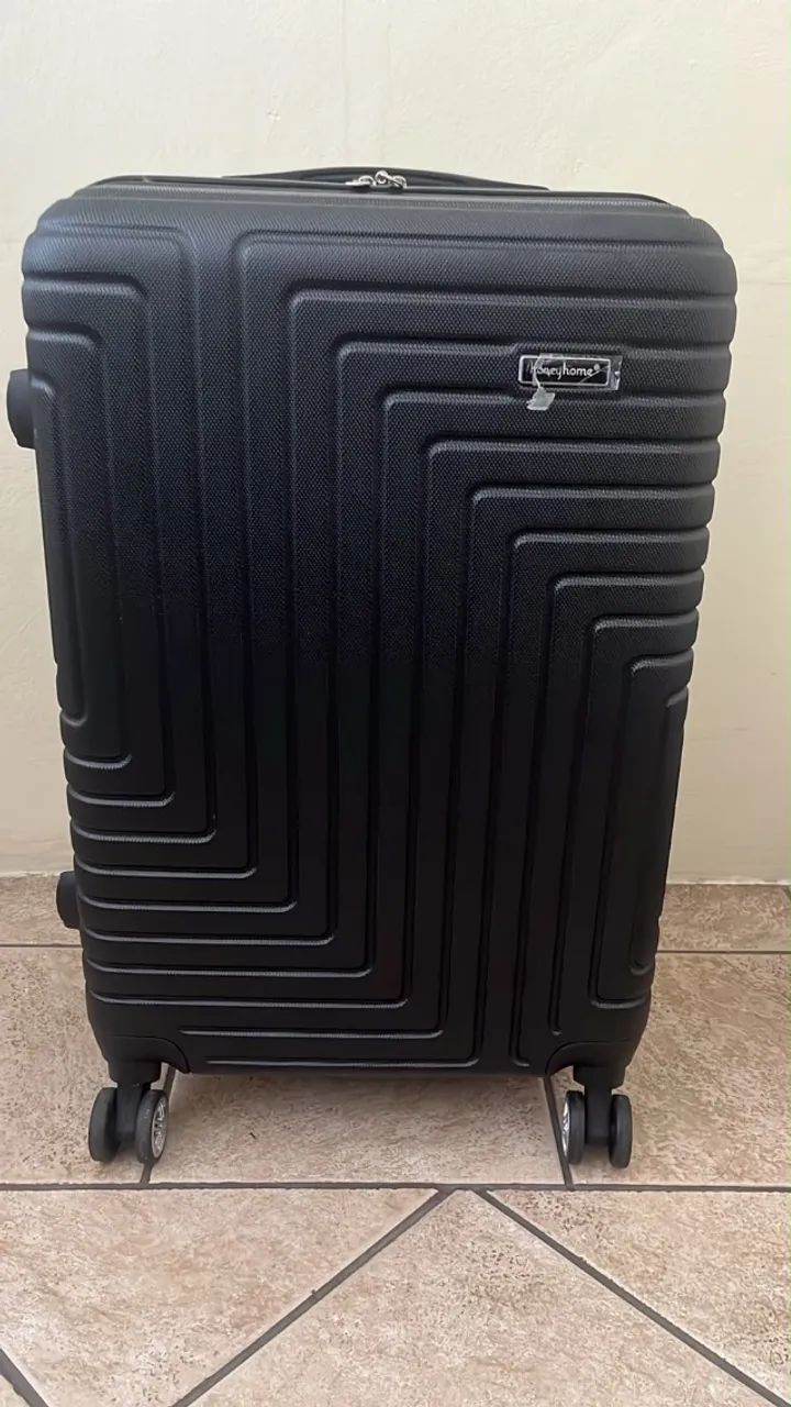 Mala de viagem preta M 32?