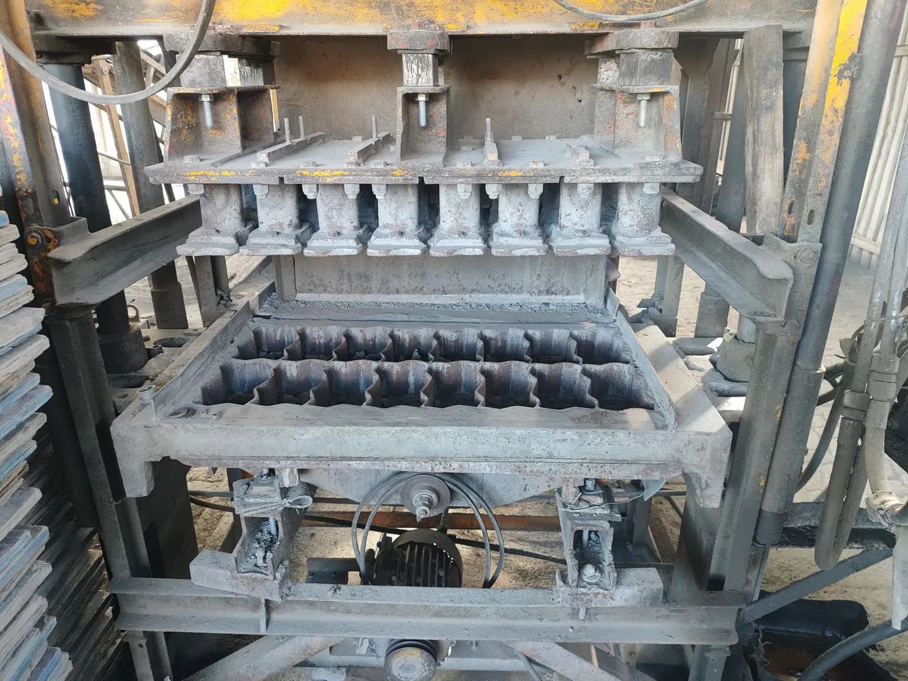 Máquina de blocos e outra de paver de concreto  - Foto 3