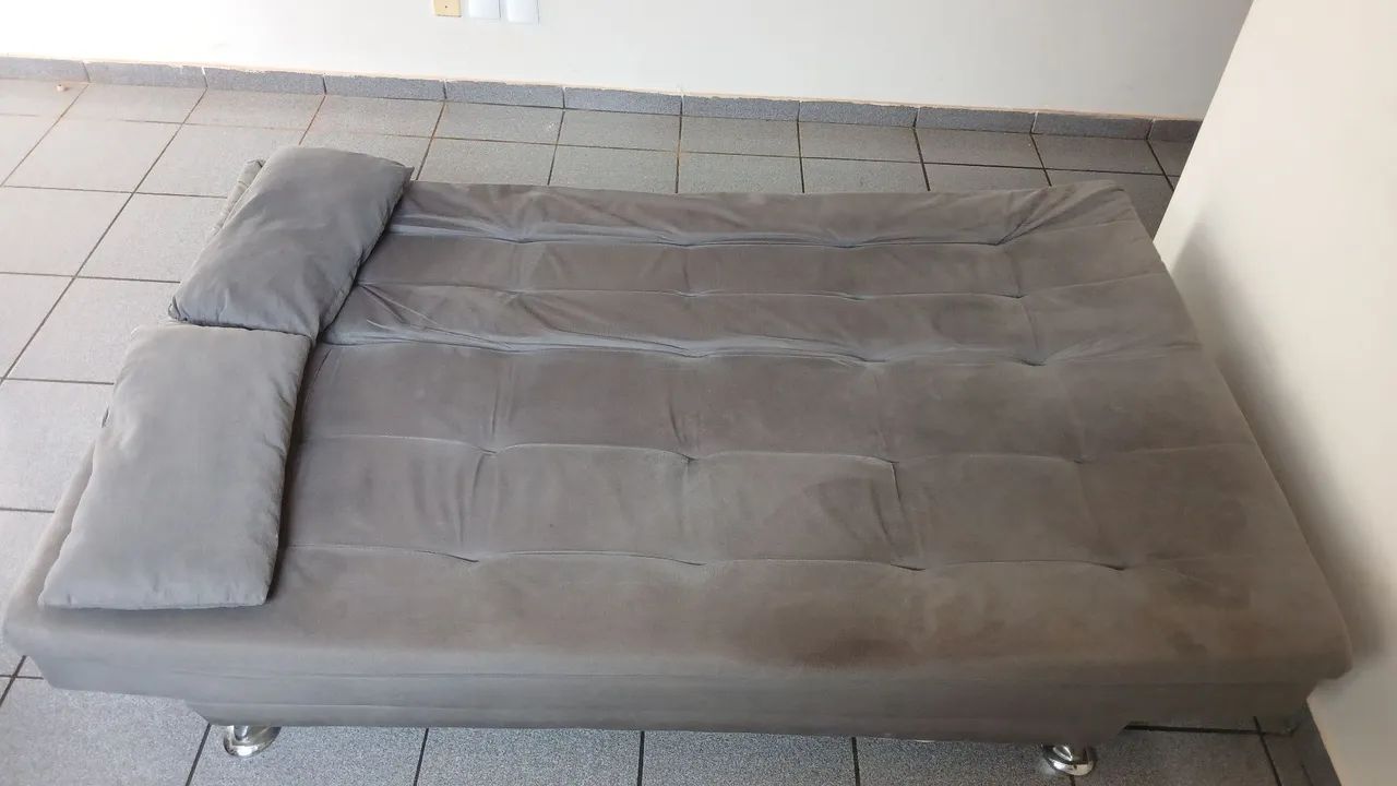 Sofá cama cinza - 3 lugares - ótimo estado - Foto 4