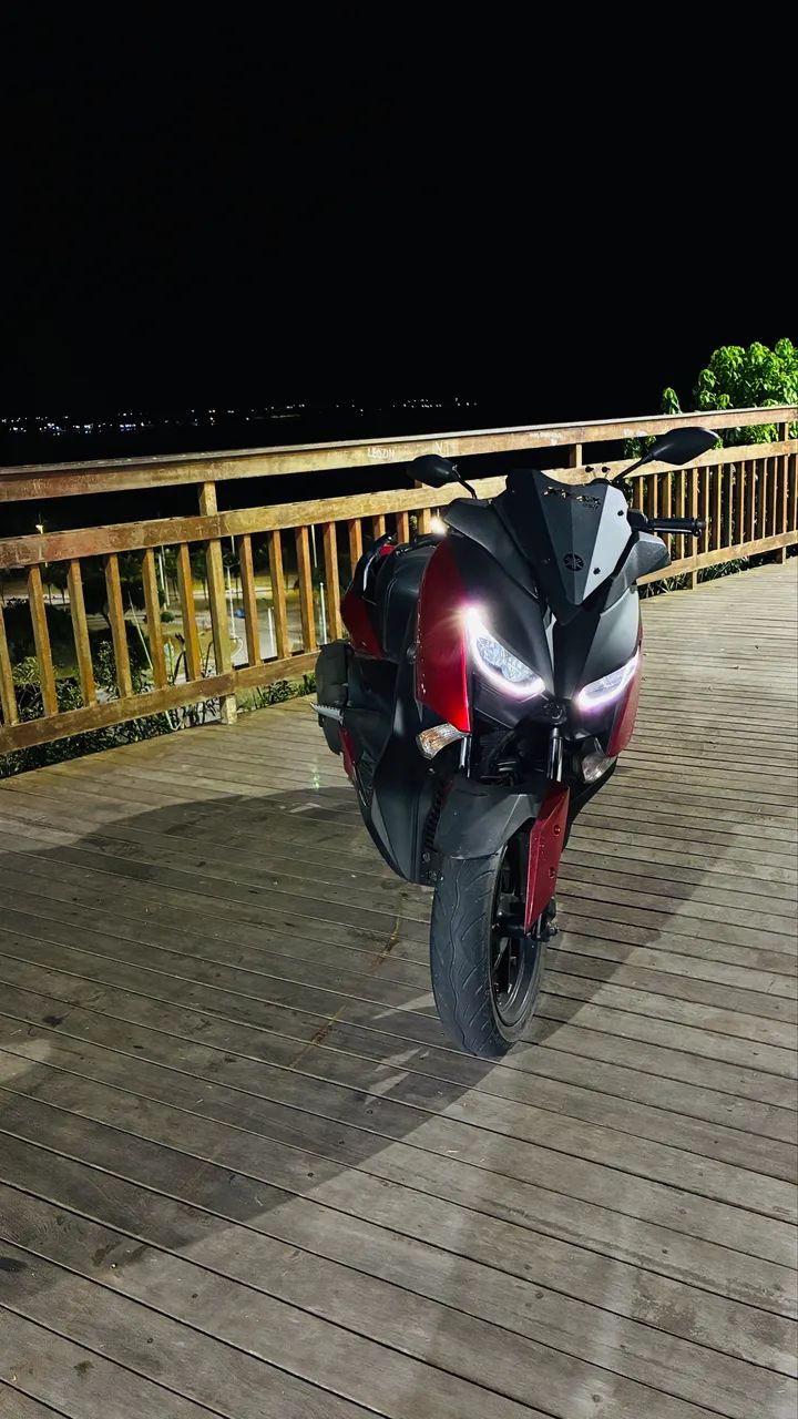  Yamaha 250 Xmax scooter  - Foto 5
