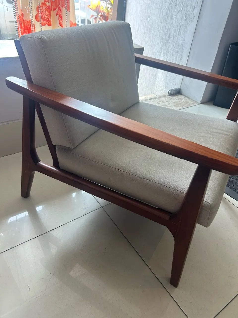 Poltrona madeira maciça top Stock  - Foto 2