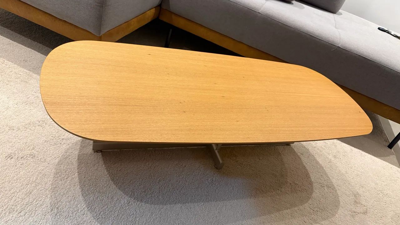 Mesa de centro maciça 