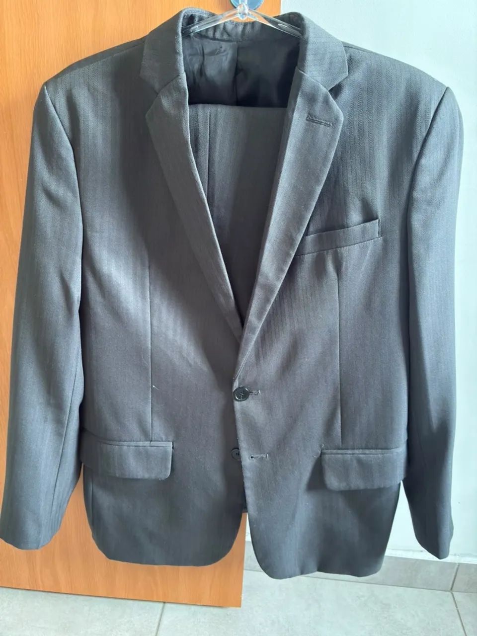 Terno slim cinza chumbo 